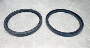 Сальник (манжета армированная)  180×210×15 мм