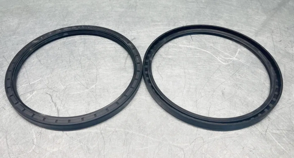 220*250*15 TC сальник (импорт) NBR70 NQK SF