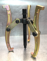 Съемник 200мм желтый 3-х лапый  48016