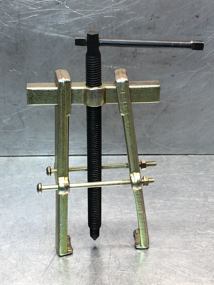 Съемник 2-х лапый раздвижной со стяжкой 200мм "ТЕХМАШ"