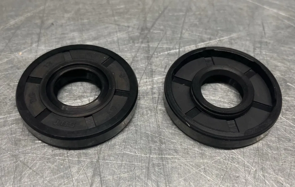 12*30*5 TC сальник (импорт) NBR70 NQK