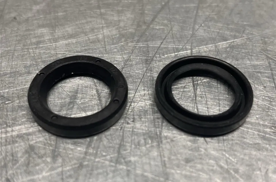 12*17*3 VC сальник (импорт) NBR70