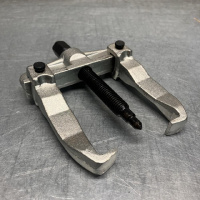 Съемник 2-х лапый раздвижной 75мм Beril