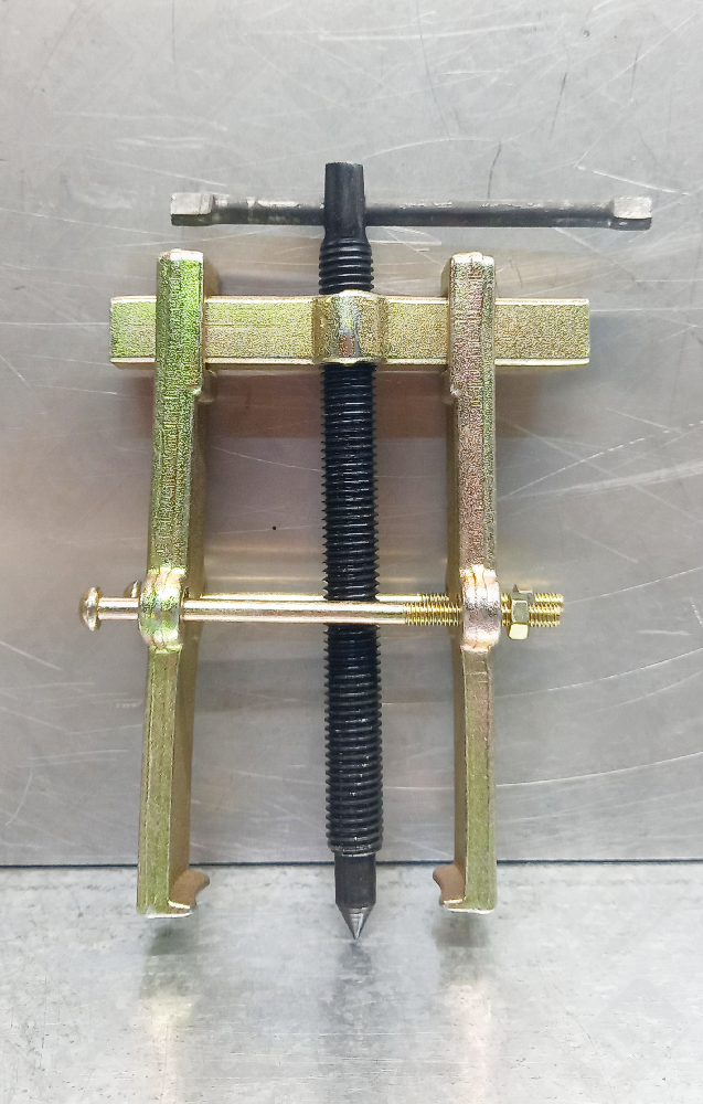 Съемник 2-х лапый раздвижной со стяжкой 150мм (ТЕХМАШ)