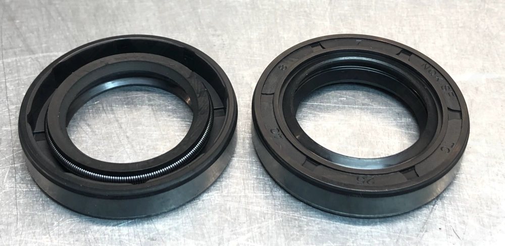 25*40*8 TC сальник (импорт) NBR70 NQK