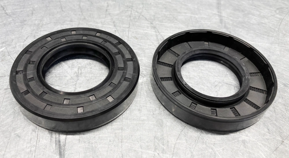 38*72*12 сальник (импорт) TC NBR70 NQK